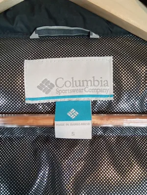Columbia Black Puffer Vest with "On The Dot" Detail Omni Heat Insulated Vest W thumbnail 2