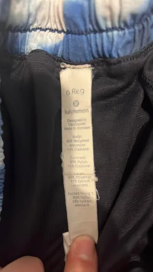 Lululemon Hotty Hot Short 2.5” thumbnail 3