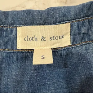 Cloth & Stone x Anthropologie Chambray Button Up Popover Top Women’s Small Blue thumbnail 4