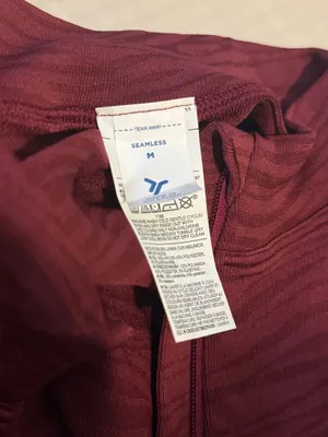 Old Navy Seamless Jacquard Mock- Neck Half-Zip Top thumbnail 3