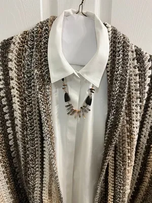 Chunky Knit Shawl with Oversized Pockets Brown thumbnail 2
