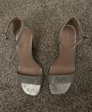 Kelly & Katie Heels thumbnail 2