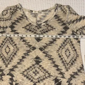 JohnPaulRichard M Southwest Boho Geometric Sweater Tan Gray Tunic Sharkbite Hem thumbnail 13