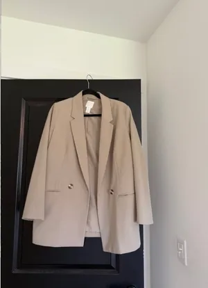 H&M beige double breasted oversized blazer  thumbnail 3