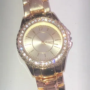 Elegant Gold Tone Rhinestone Women's Watch thumbnail 2