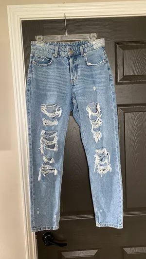 H&M Boyfriend Ripped Jeans thumbnail 1
