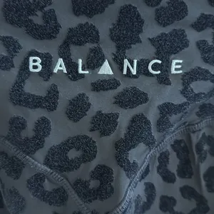 Balance Athletica Vitality High Rise Kingdom Leggings Panther Black Velvet M thumbnail 9