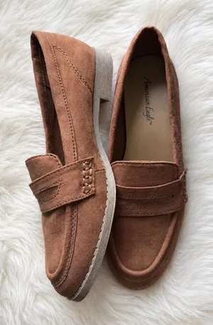 American Eagle Sz 7 Womens Brown Slip On Penny Loafers Preppy Old Money Minimal thumbnail 1