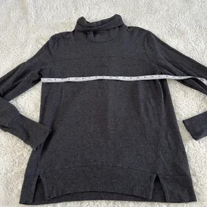 Alo Womens Turtleneck Sweatshirt Grey Sz S Yoga Athleisure Luxe Preppy Workout thumbnail 4