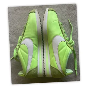 Nike Classic Cortez Nylon 749864-310 Volt Green Sneakers Womens 8.5 EU40 thumbnail 3
