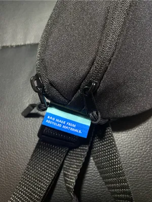 NEW🎉 Therabody Black Crossbody Belt Bag Unisex thumbnail 4