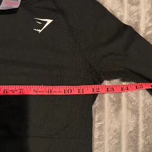 Gymshark Vital Seamless 2.0 Long Sleeve Crop‎ Top Black Small B1A3D thumbnail 4
