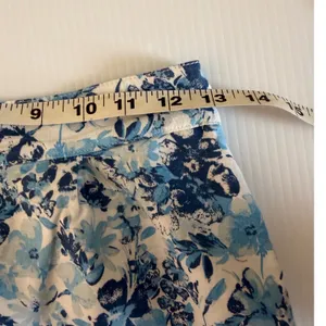 Abercrombie Fitch Floral Shorts Blue White Womens Size S Elastic‎ Waist thumbnail 5