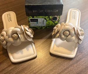 Cape Robbin Size 8 Nude Floral Applique Slide Sandals With Box thumbnail 1
