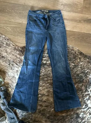 Idyllwind Women's Dark Blue Flare Jeans - Classic Flared Denim thumbnail 1