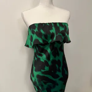 Forever 21 Women’s green black maxi dress ruffle strapless size small gown thumbnail 2