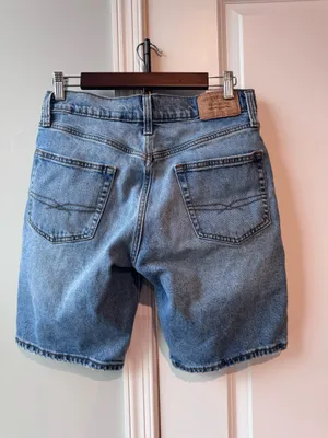 Levi's Light Wash Denim Y2K Bermuda Shorts thumbnail 2