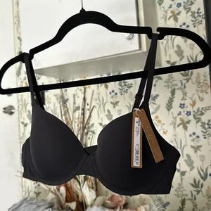 Skims Fits Everybody T-Shirt Demi Bra Onyx Size ‎ 34C NWT 9221 thumbnail 7