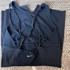 Nike yoga Romper Sz XL thumbnail 2