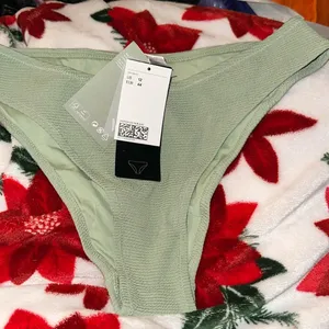 Brazilian Bikini‎ Bottoms thumbnail 1