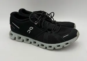 On Cloud Woman’s 7.5 Running Shoes - Excellent Condition-Running Or Casual thumbnail 1