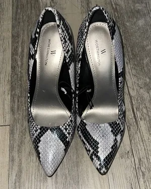 Sale! 🔥🔥🔥🔥 NEW! Worthington Snakeskin Pumps Size 6 thumbnail 1