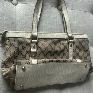 Gucci Abbey Monogram Tote Bag in Tan/Creme thumbnail 11
