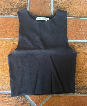Pull & Bear Black Cropped Tank thumbnail 1