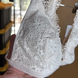 Victoria’s Secret Body by Victoria Cream Lace Bra Bralette Size Small thumbnail 6
