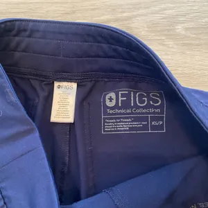 FIGS Navy Blue Casma Top Zamora Jogger Scrub Set Women's size XS / Small Petite thumbnail 7