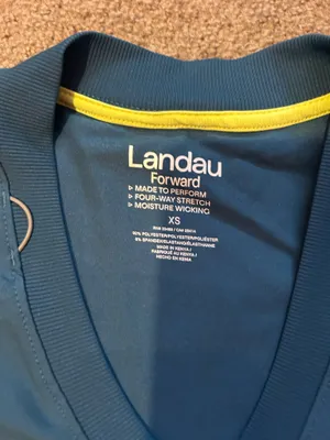 Caribbean blue scrub top Size XS thumbnail 3