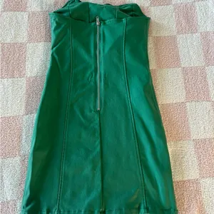 Edikted Elegant Green Strapless Dress thumbnail 2