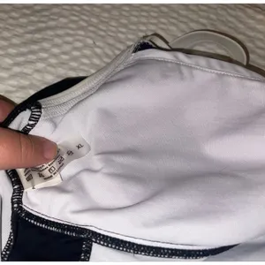 Unbranded Black & White Bathing Suit - Size XL thumbnail 3