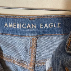 American Eagle Highest Rise Boyfriend Denim Shorts‎ Distressed Size 2 thumbnail 6