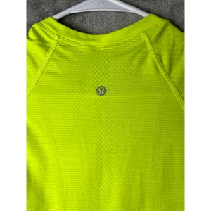 Lululemon Swiftly Tech Short Sleeve‎ Size 2 Highlight Yellow Running Athletic thumbnail 4