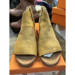 Miz Mooz‎ Clermont leather peep-toe booties in a wheat Size 38 US 7.5 Wide thumbnail 4