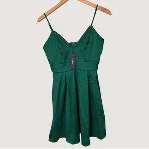 Lulus Emerald Green V-Neck Fit and Flare Mini Skater Dress NWT Size Medium thumbnail 2