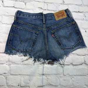 Levi's Cherry Shorts Womens 24 Blue‎ 501 Button Fly Cut Off Cotton thumbnail 2