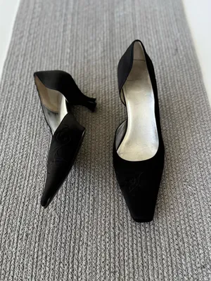 Vintage 90s Anne Klein Black Embroidered Pointed Toe D’Orsay Kitten Heels Sz 9.5 thumbnail 3