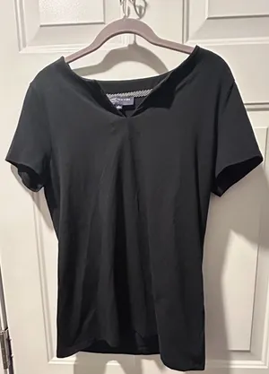 Jones New York Signature Women's Black V-Neck Short Sleeve Blouse Top Size L‎ thumbnail 1