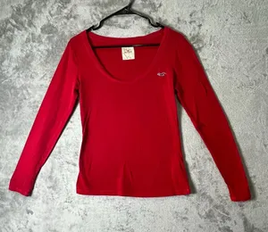 Hollister Women’s Medium Red Long Sleeve Scoop Neck Logo T Shirt Stretch Casual thumbnail 1