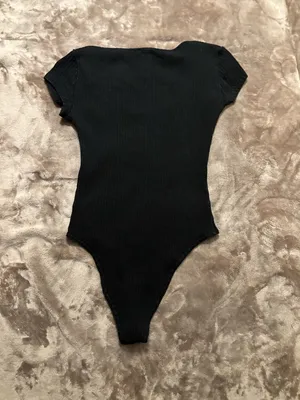 Forever 21 Bodysuit Women’s Size S Black Ribbed Scoop Neckline Short Cap Sleeve thumbnail 2