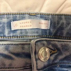 LC Lauren Conrad Light Blue Ankle Jeans thumbnail 3