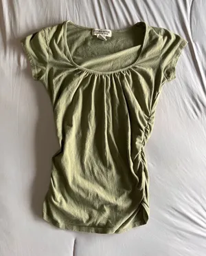 NEXT ERA COUTURE Olive Green Ruched Sides Short Sleeve Women’s Top Shirt Sz M thumbnail 1