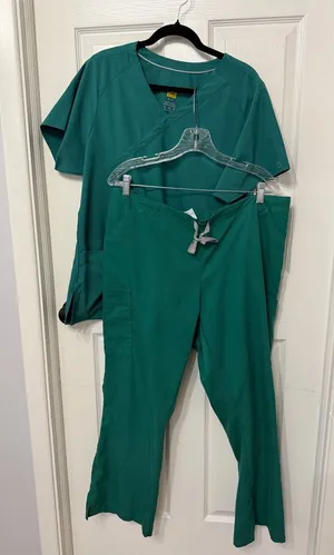 FIGS WINK scrub set green‎ straight leg pocket top XL women’s thumbnail 1