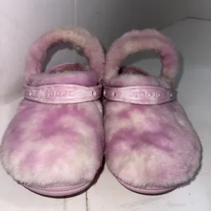 Crocs Classic Fur Sure Slip On Fuzzy Cozy Preppy Pink White Slipper Clogs Size 9 thumbnail 2