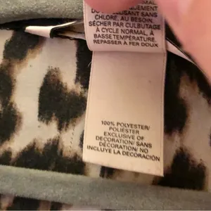 Victoria’s Secret cheetah leopard animal print pajama top brown size medium FLAW thumbnail 5