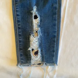 Judy Blue 7/28 Leopard Patch High Rise Ripped Skinny Raw Hem Jeans JB82166DK thumbnail 10