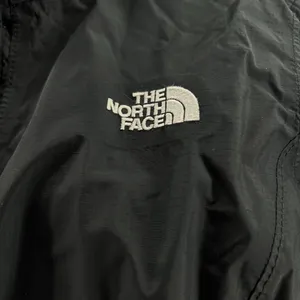 The North Face Women's Resolve 2 Jacket Black Stow Hood Medium thumbnail 2