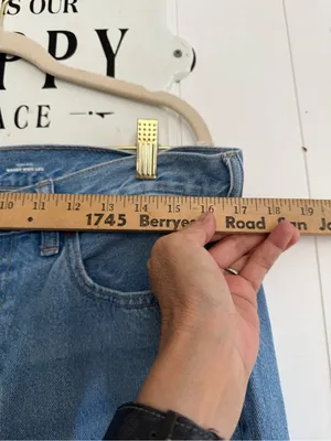 Old Navy High Rise Baggy Light Wash Wide Leg Jeans with Frayed Hem thumbnail 7
